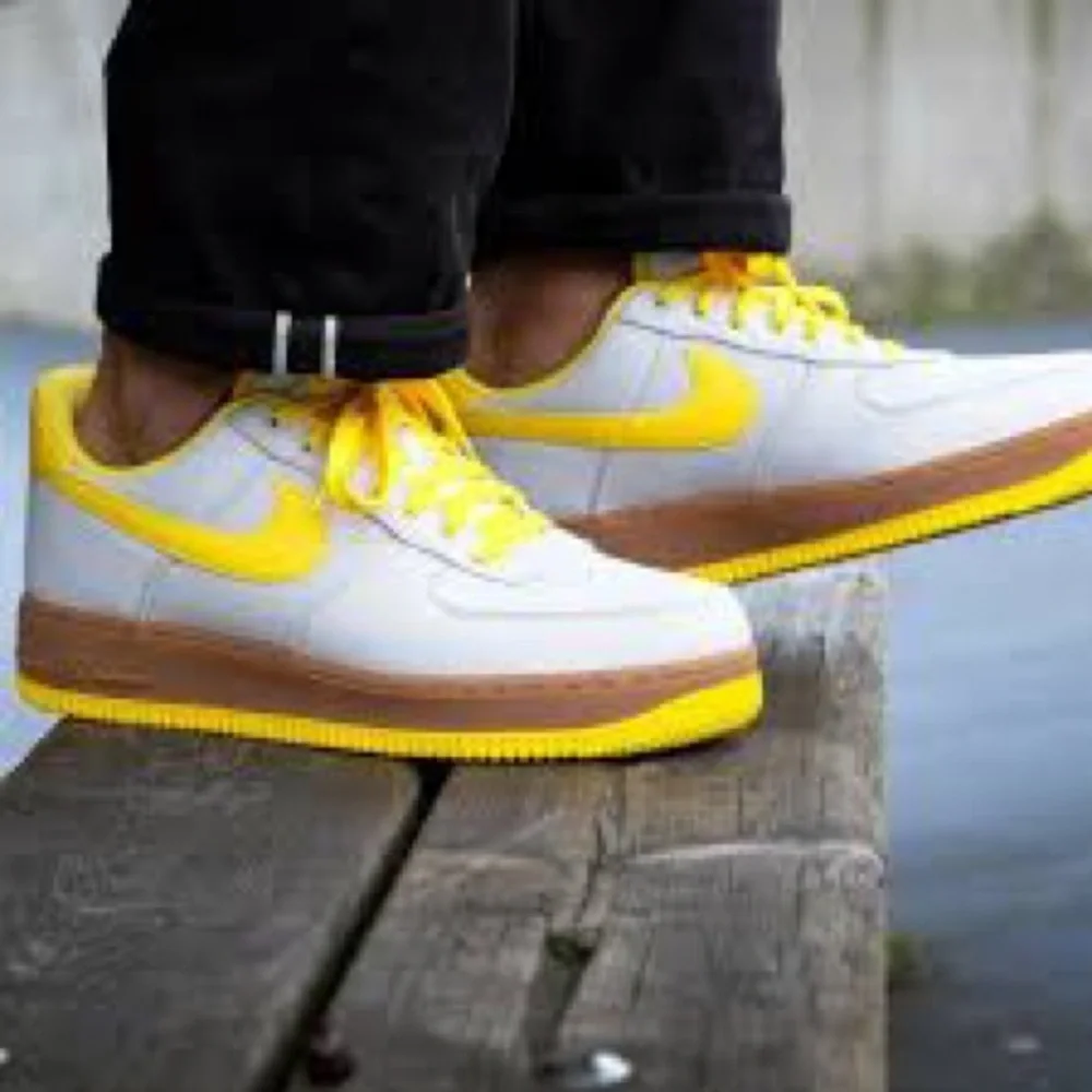 Nike Air Force 1 sneakers low‎ ‘07 TXT light bone touring yellow men’s size 8.5